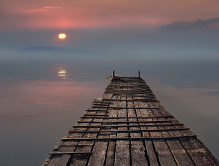 Peter-North_Pier-into-the-Sun