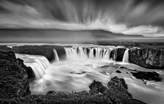 Peter-North_Godafoss-Falls-PDI